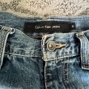 Calvin Klein Jeans vintage straight leg fit.